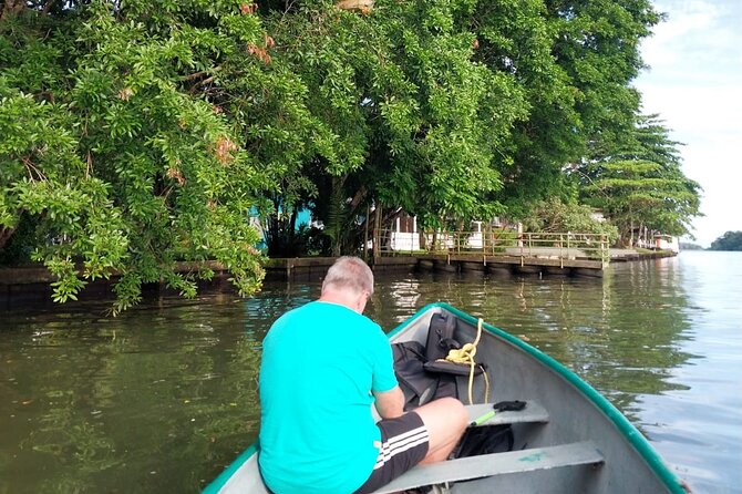 3-hour canoe tour through Tortuguero National Park - The guides make the difference
