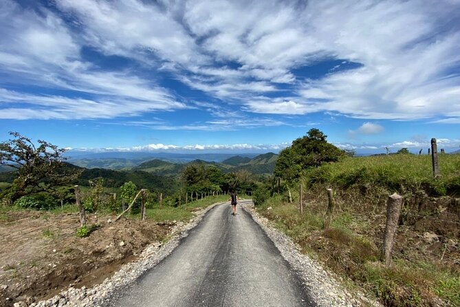 3-in-1 Monteverde Cloud Forest Waterfalls, Wild Trekking and Horseback Riding - Horseback riding with a practical purpose