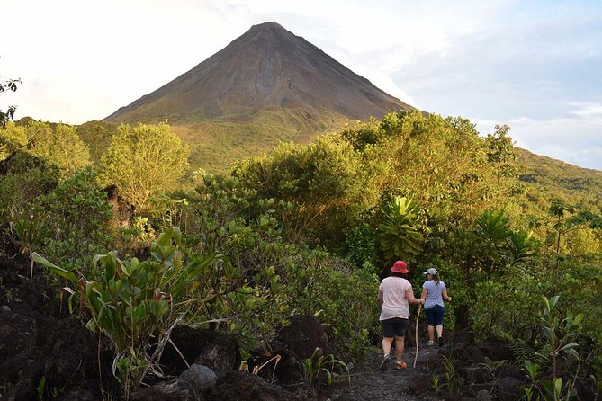 Arenal Volcano Hike plus Baldi Hot Springs and Dinner - Why the guide can make the hike better