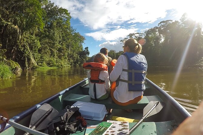 Canoe tour dentro del Parque - Inside Tortuguero National Park
