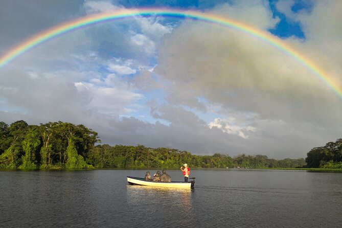 Canoe tour dentro del Parque - A 6:00 am start that rewards early risers