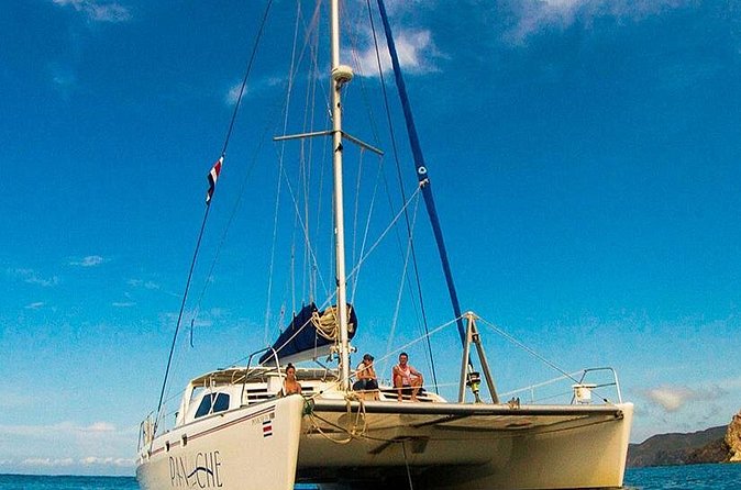 Catamaran Sunset Cruise Tamarindo - Food that is closer to lunch than a snack
