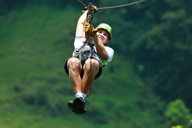Extreme Zipline tour in Monteverde - Cloud-forest weather can improve or spoil the ride