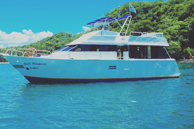 Full Day Tour to Tortuga Island from Jaco - Crew service and language considerations