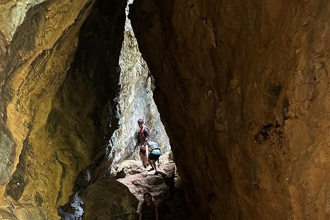 Hike to La Leone Waterfall / Tubing - What to bring and how to prepare