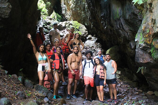 La Leona waterfall adventure hike half day - Reaching the cave-like waterfall