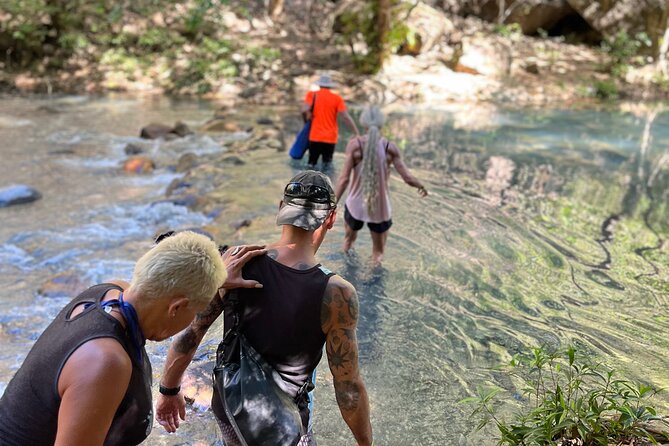 La Leona Waterfall Guided Tour+Transportation - La Leona Waterfall and its clear pools