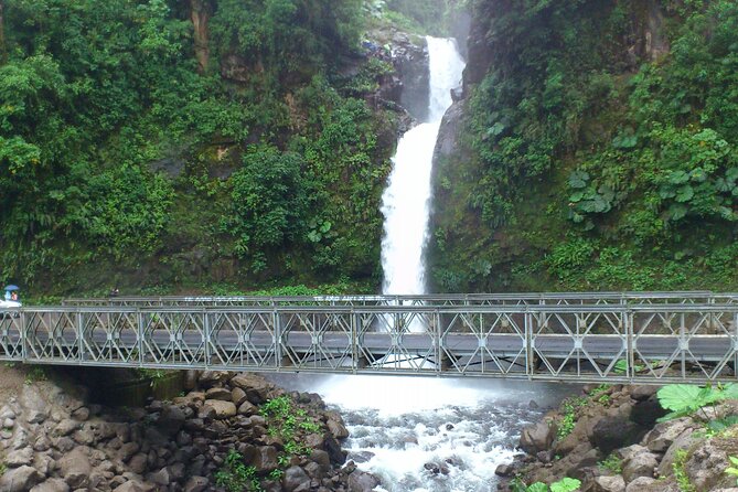 La Paz Waterfalls - Guides can make the difference