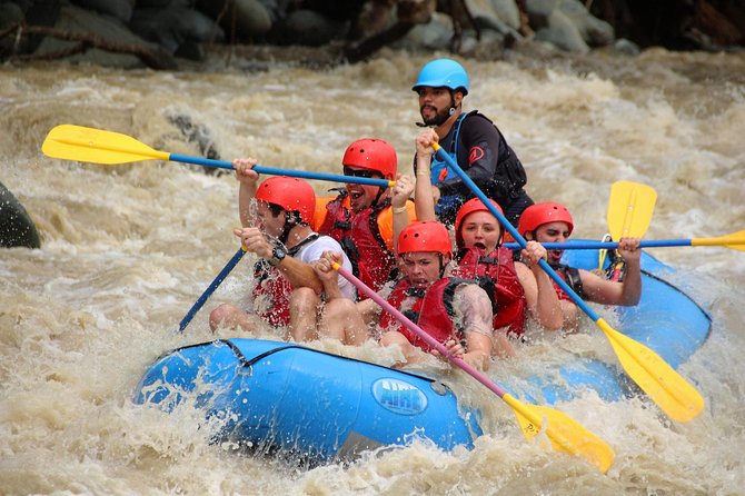 Naranjo River White Rafting Clas III-IV from Manuel Antonio - From Quepos or Manuel Antonio to the river