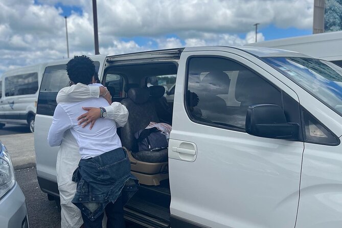Private Transfer Liberia Airport - Communication is the real key to a smooth return