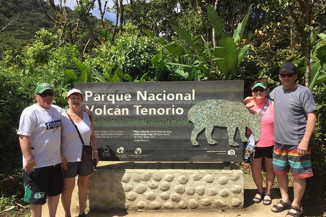 Rio Celeste, Tenorio Hike, Sloths Sanctuary & Meal - Rio Celeste gives the day its color