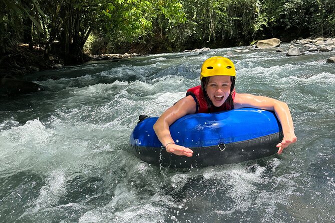 Río Celeste: Tubing Adventure in the Río Celeste - Rapids, natural pools, and swimming stops