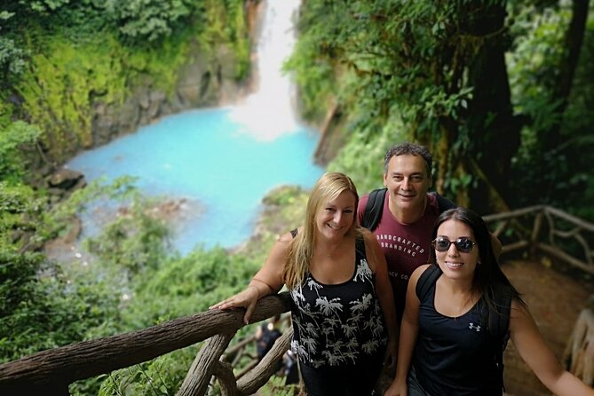 Rio Celeste Waterfall at Tenorio Volcano and Sloth Watching Tour From San Jose - Why Rio Celeste looks so unusual