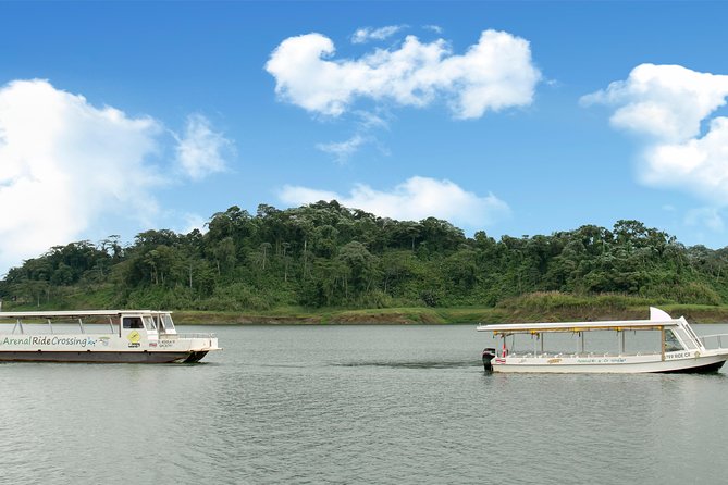 Shuttle Transfer Lake crossing from Monteverde To Arenal - The Road to Lake Arenal