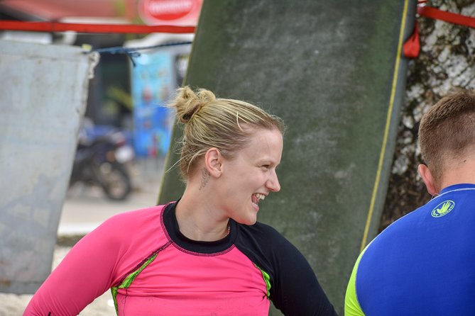 Surf Lessons in Manuel Antonio - Should you book these surf lessons?