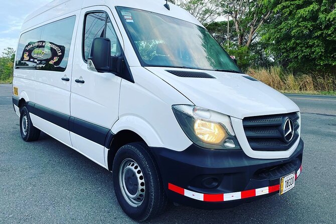 Transfer from Manuel Antonio to SJO Airport and surroundings - Drivers, communication, and driving style